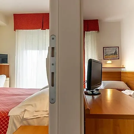 Dusseldorf 3* リミニ